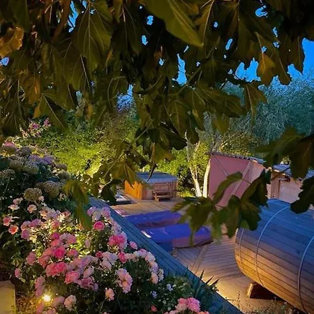 Gite De Charme 5 Etoiles Pour Couple Avec Sauna Et Jacuzzi Exterieurs Privatifs Peaugres Exterior photo