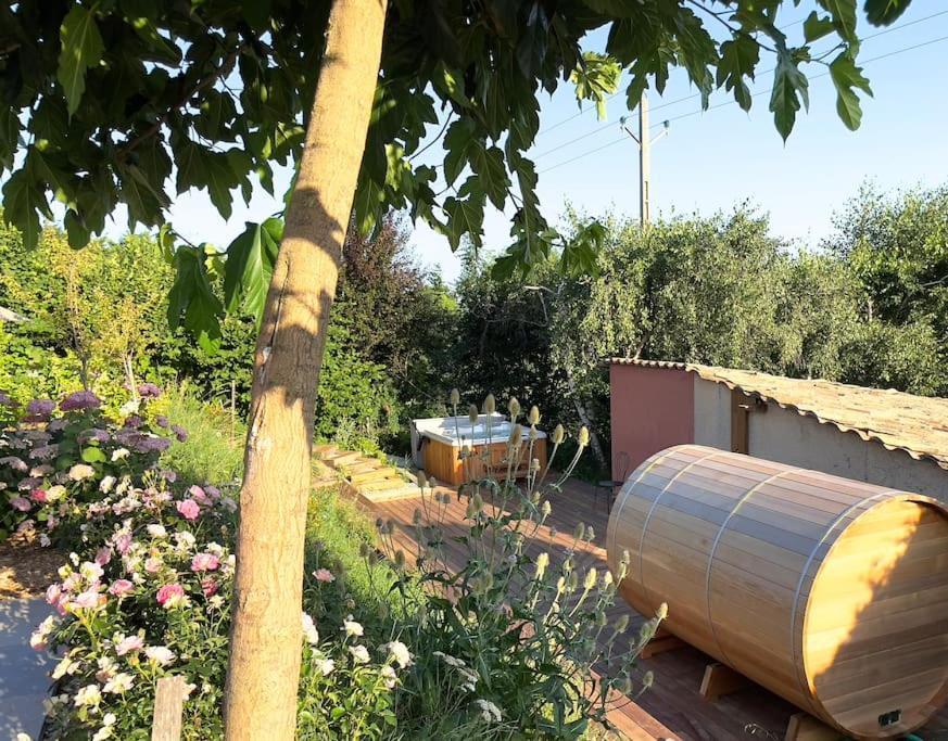 De Charme 5 Etoiles Pour Couple Avec Sauna Et Jacuzzi Exterieurs Privatifs *