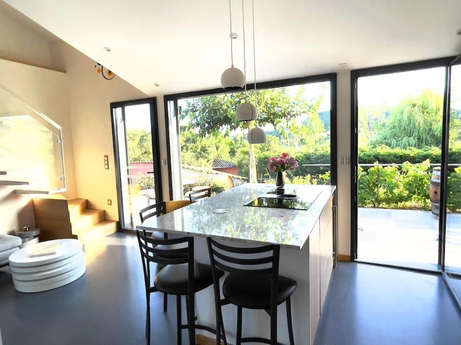 Villa De Charme 5 Etoiles Pour Couple Avec Sauna Et Jacuzzi Exterieurs Privatifs Peaugres