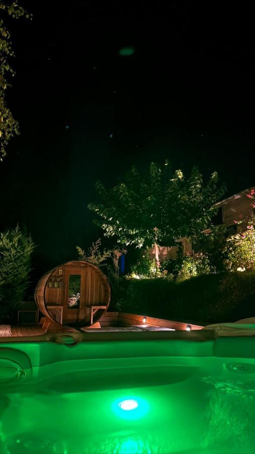 De Charme 5 Etoiles Pour Couple Avec Sauna Et Jacuzzi Exterieurs Privatifs Villa Peaugres
